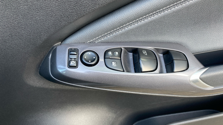 Nissan Juke 1.0 DiG-T 114 N-Connecta 5dr DCT Petrol Hatchback